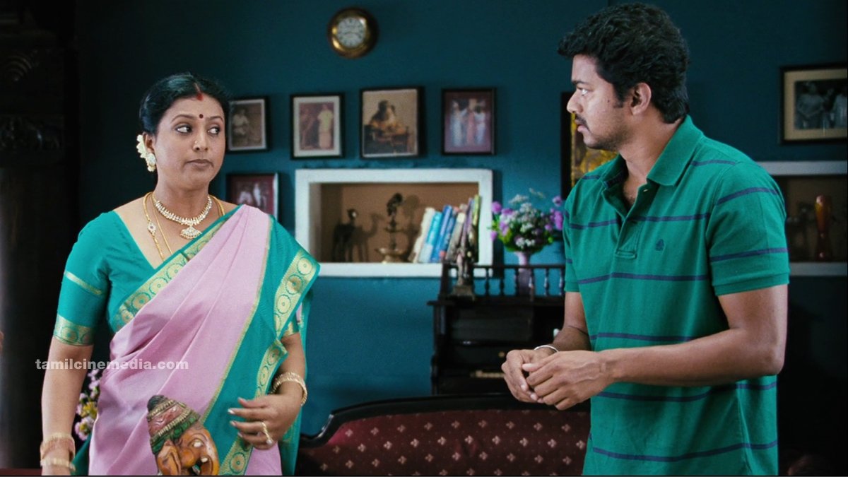 Roja speaks about Vijay and Kaavalan experience