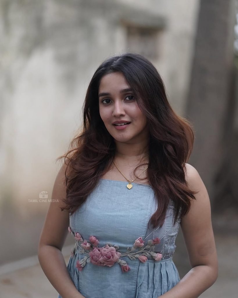 Anikha Surendran photos