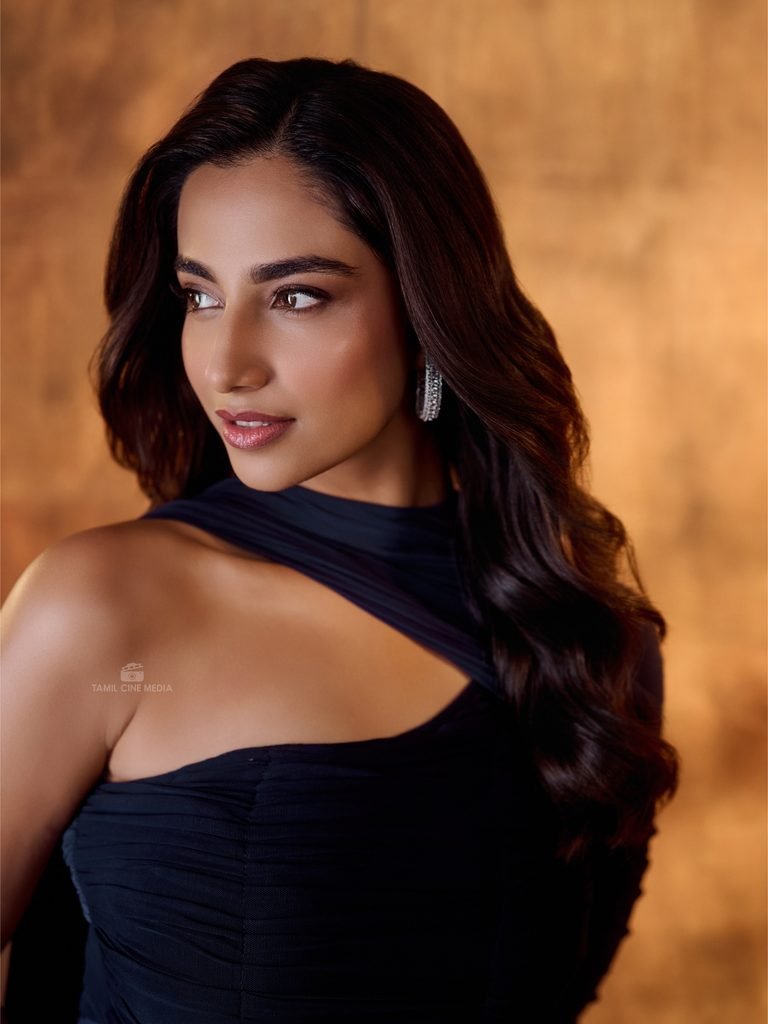 Meenakshi Chaudhary glamorous photos