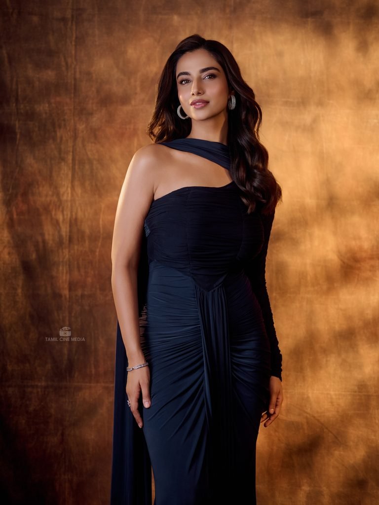 Meenakshi Chaudhary glamorous photos