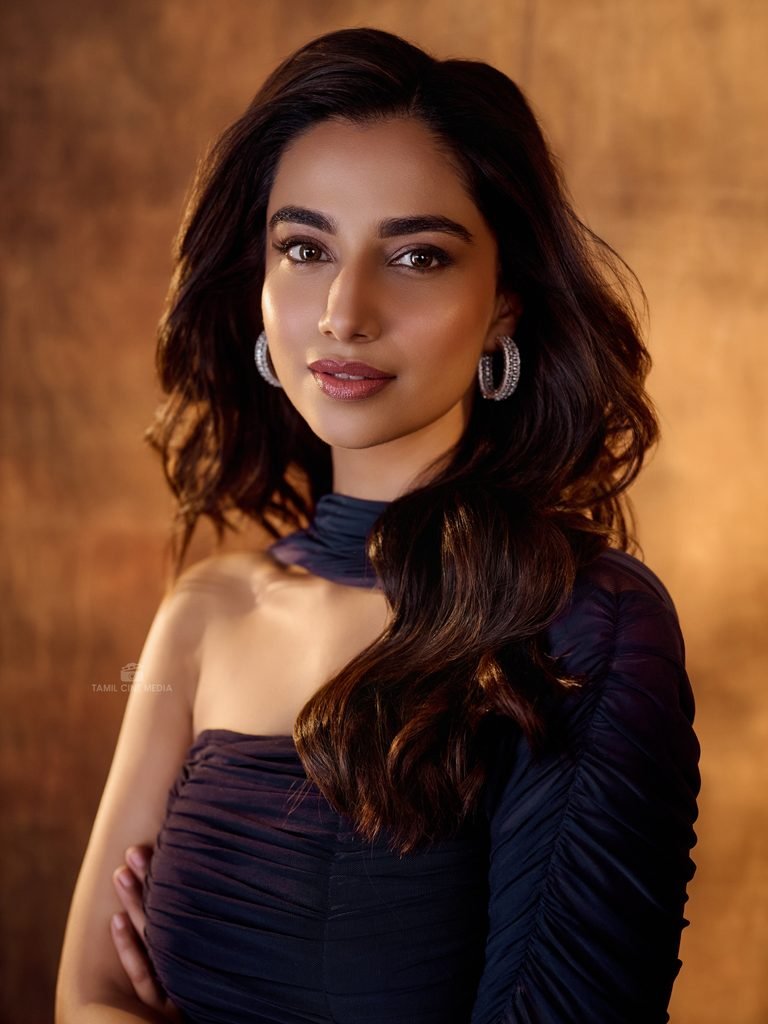 Meenakshi Chaudhary glamorous photos