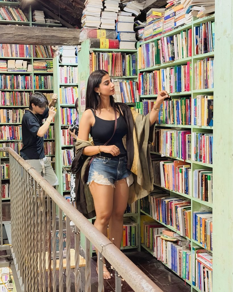 Tamil Actress Vietnam trip