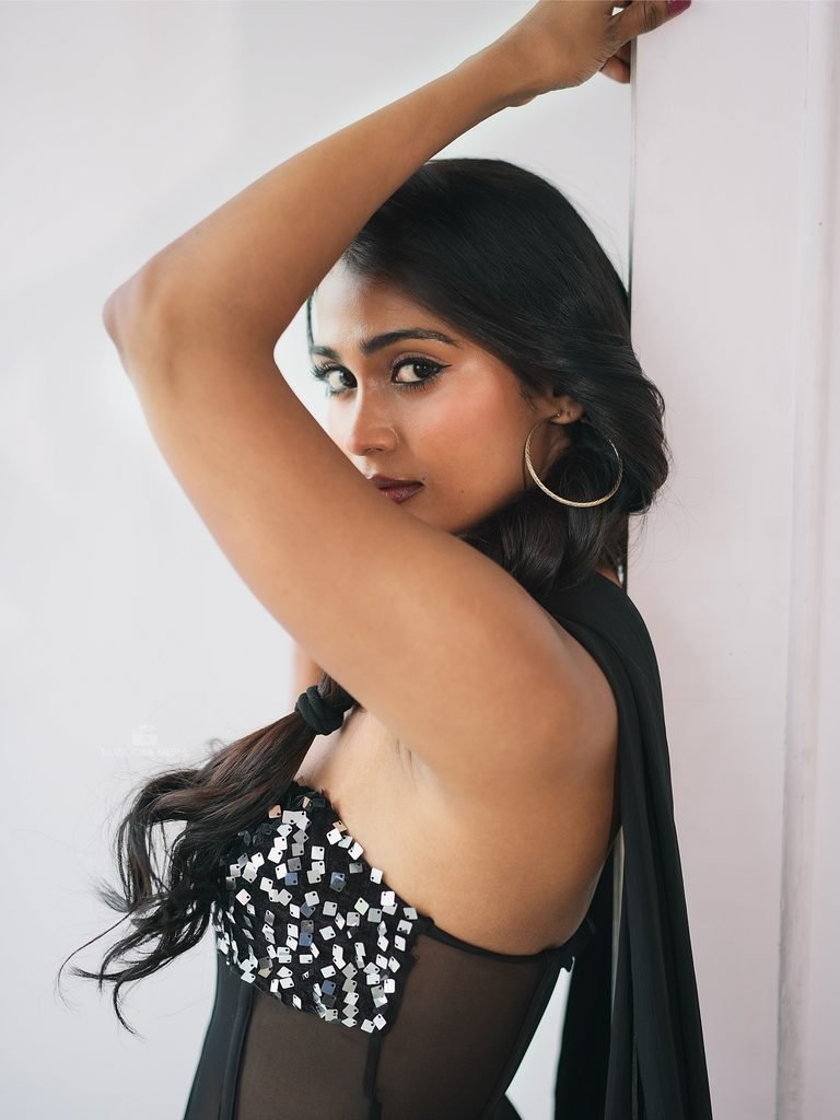 Poornima Ravi glamorous photos